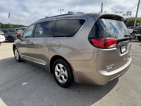 Used 2017 Chrysler Pacifica Touring-L Plus image 3