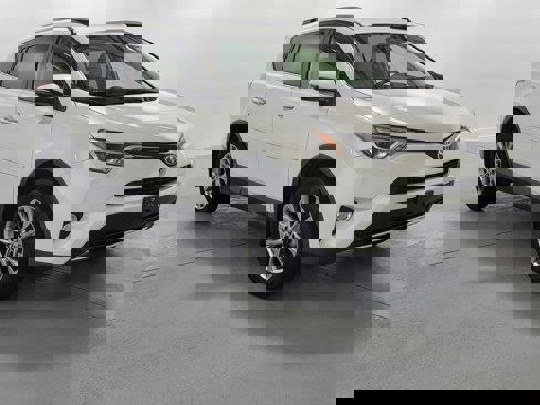 Used 2017 Toyota RAV4 Limited image 2