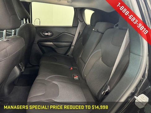 Used 2019 Jeep Cherokee Latitude w/ Popular Appearance Group image 19