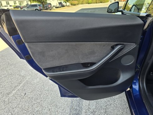 Used 2020 Tesla Model Y Long Range image 29