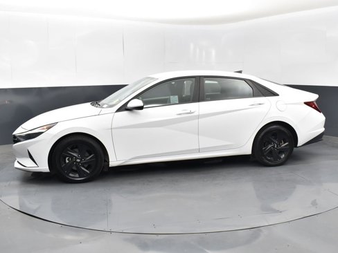 Used 2023 Hyundai Elantra SEL image 4