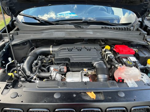 Used 2022 Jeep Renegade Altitude image 18
