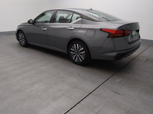 Used 2023 Nissan Altima 2.5 SV image 3