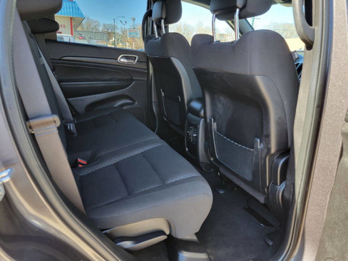 Used 2021 Jeep Grand Cherokee Laredo image 14