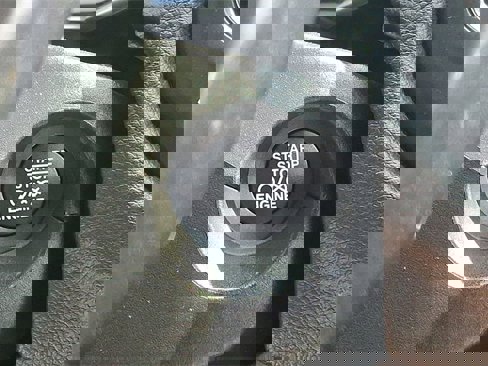 Certified 2020 Jeep Compass Latitude image 22