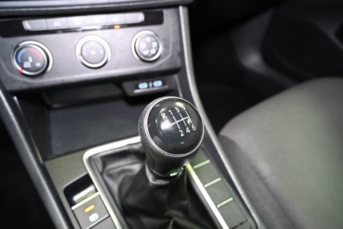 Used 2020 Volkswagen Jetta S w/ Driver Assistance Package image 28