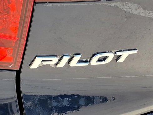 Used 2017 Honda Pilot Touring image 11