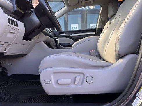 Used 2015 Toyota Highlander XLE image 24