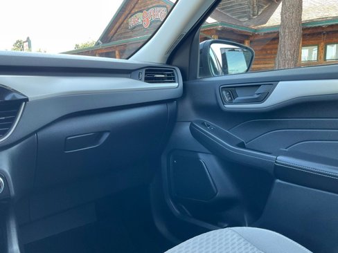 Certified 2022 Ford Escape SE w/ SE Sport Appearance Package image 57