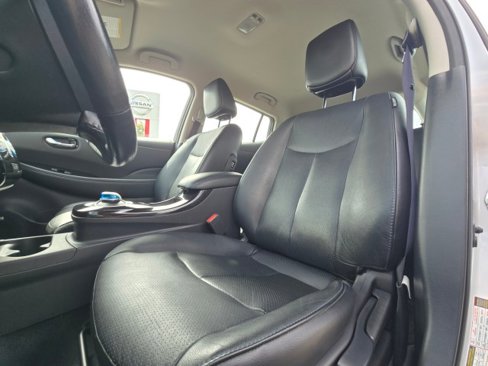 Used 2013 Nissan Leaf SL w/ Premium Pkg image 23