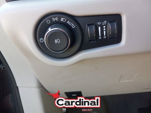 Used 2020 Chrysler Pacifica Touring-L w/ Tire & Wheel Group image 33