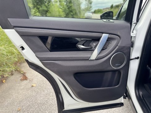 Used 2021 Land Rover Discovery Sport S image 11