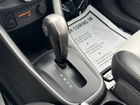 Used 2022 Chevrolet Trax LT w/ Premium Seat Package image 32