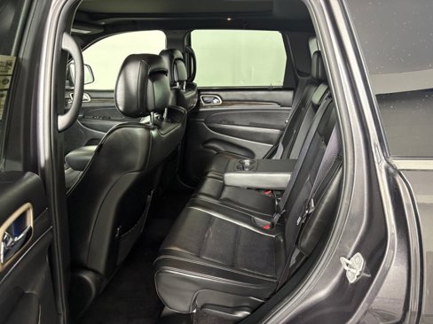 Used 2017 Jeep Grand Cherokee Overland image 29