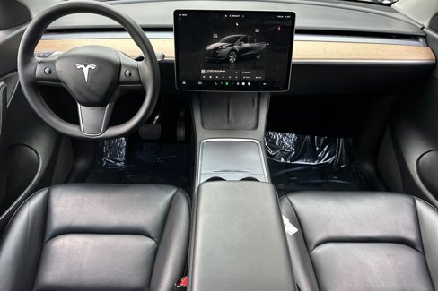 Used 2022 Tesla Model Y Long Range image 2