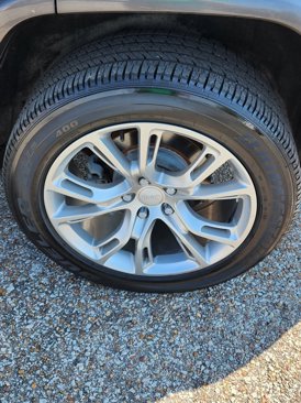 Used 2014 Jeep Grand Cherokee Overland w/ Advanced Technology Group image 11
