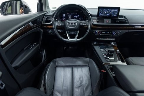 Used 2018 Audi Q5 2.0T Premium Plus w/ Premium Plus Package image 3