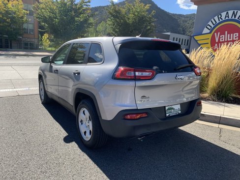 Used 2016 Jeep Cherokee Sport w/ Cold Weather Group image 12