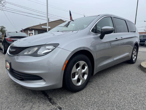 Used 2017 Chrysler Pacifica LX w/ Tire & Wheel Group image 2