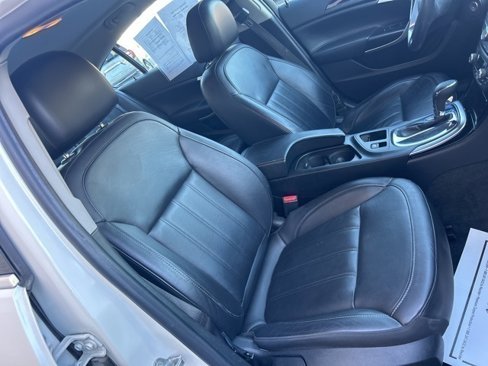 Certified 2012 Buick Regal Leather image 27