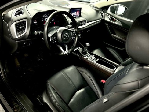 Used 2017 MAZDA MAZDA3 Touring image 18