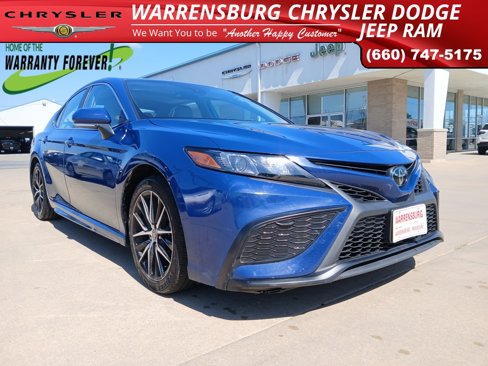 Used 2023 Toyota Camry SE image 1