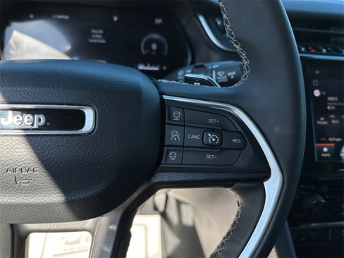 Used 2023 Jeep Grand Cherokee L Laredo image 20