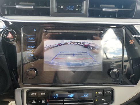 Used 2017 Toyota Corolla LE image 20