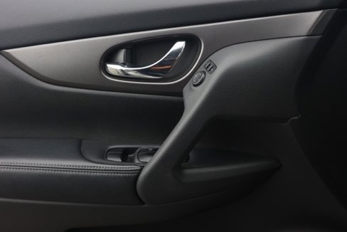 Used 2015 Nissan Rogue SV w/ SV Moonroof Package image 24