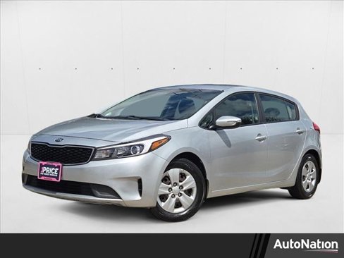Used 2017 Kia Forte LX image 1