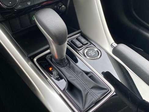 New 2024 Mitsubishi Eclipse Cross LE image 13