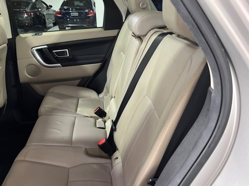 Used 2017 Land Rover Discovery Sport HSE image 42
