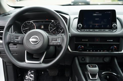 Used 2024 Nissan Rogue SV image 20