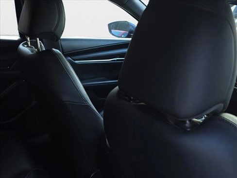 Used 2019 MAZDA MAZDA3 Hatchback w/ Premium Package image 18