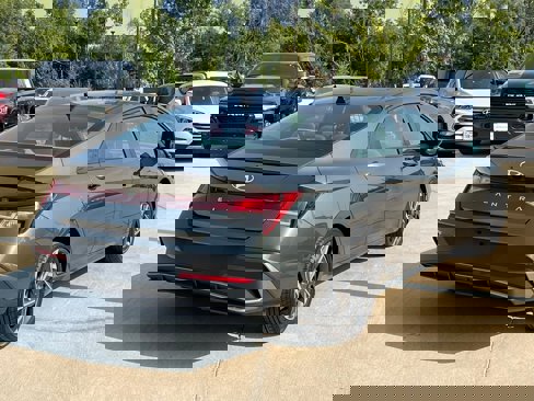Certified 2025 Hyundai Elantra Sport image 12