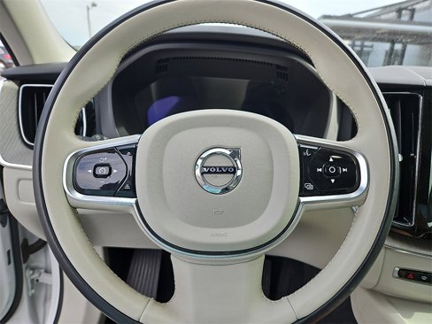 Used 2023 Volvo XC60 B5 Plus w/ Climate Package image 25