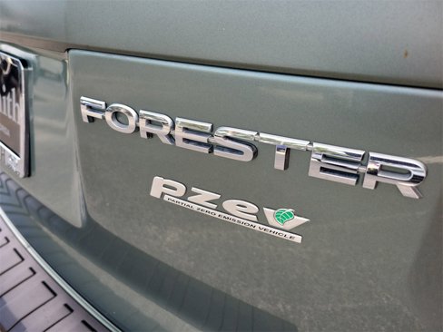 Used 2018 Subaru Forester 2.5i Premium w/ All-Weather Package image 7