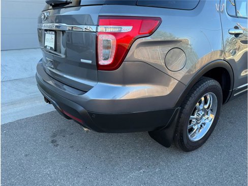 Used 2013 Ford Explorer XLT image 45