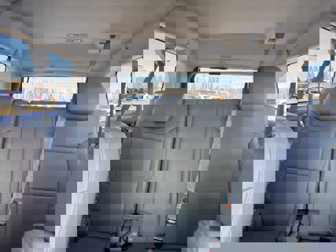 Used 2016 Chevrolet Suburban LT image 16