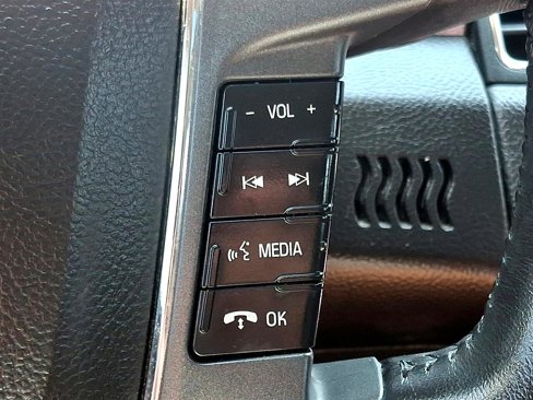 Used 2012 Ford Taurus SEL image 24