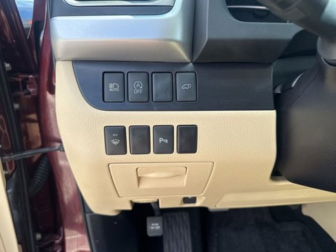 Used 2018 Toyota Highlander Limited image 30