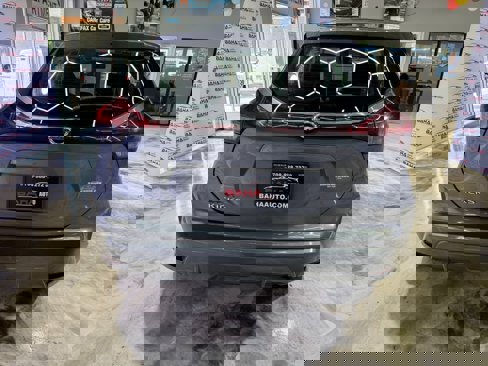 Used 2021 Nissan Kicks S image 9