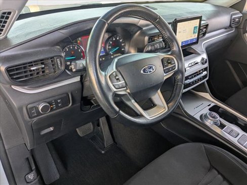Used 2020 Ford Explorer XLT image 10