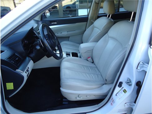 Used 2010 Subaru Outback 2.5i Premium image 11