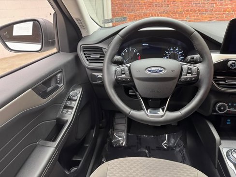 Certified 2022 Ford Escape SE w/ Cold Weather Package image 13