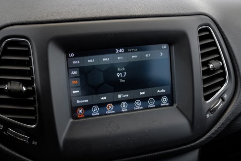 Used 2020 Jeep Compass Latitude w/ Cold Weather Group image 6