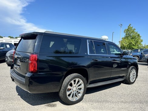 Used 2018 Chevrolet Suburban LT image 24