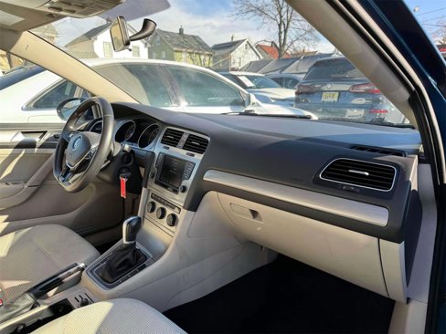 Used 2017 Volkswagen Golf SEL image 52