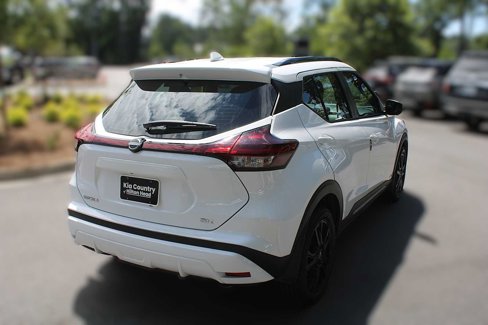Used 2022 Nissan Kicks SR image 11