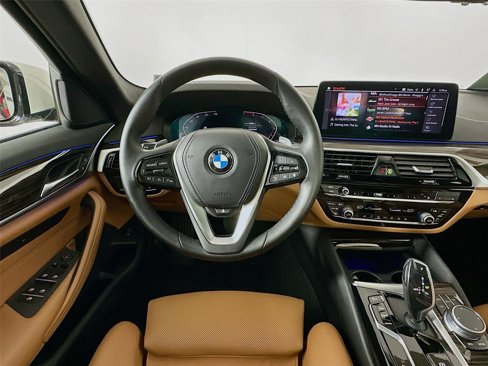 Used 2022 BMW 530i xDrive w/ Convenience Package image 11